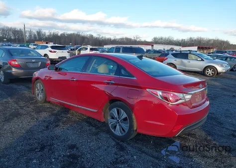2015 Hyundai Sonata Hybrid Limited z USA, uszkodzony, nr VIN KMHEC4A44FA135728